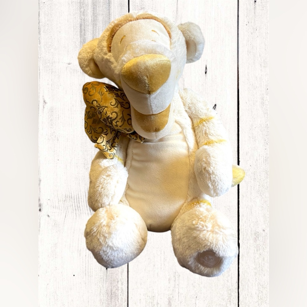 Disney Store 18” TIGGER Winnie the Pooh Christmas Cream Gold Bow Plush Toy - Picture 1 of 9